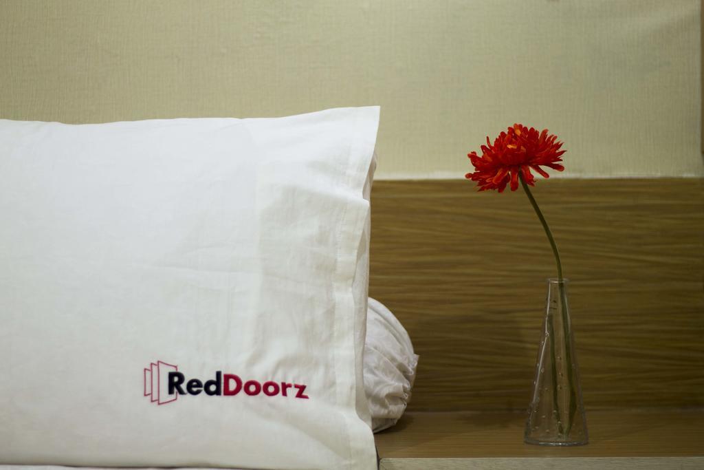 Reddoorz @ Klender Hotel จาการ์ตา ภายนอก รูปภาพ